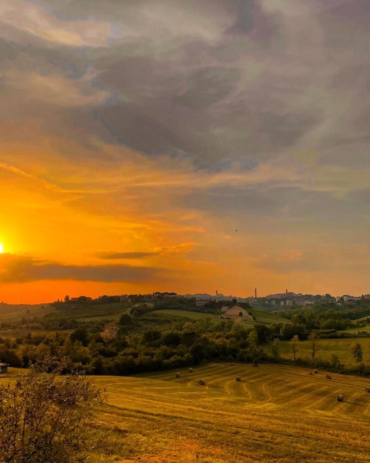 Agriturismo La Corte Del Sole Сієна Екстер'єр фото