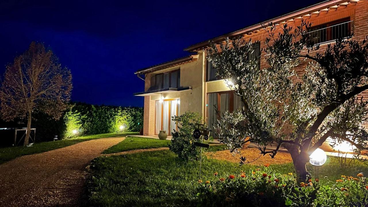 Agriturismo La Corte Del Sole Сієна Екстер'єр фото