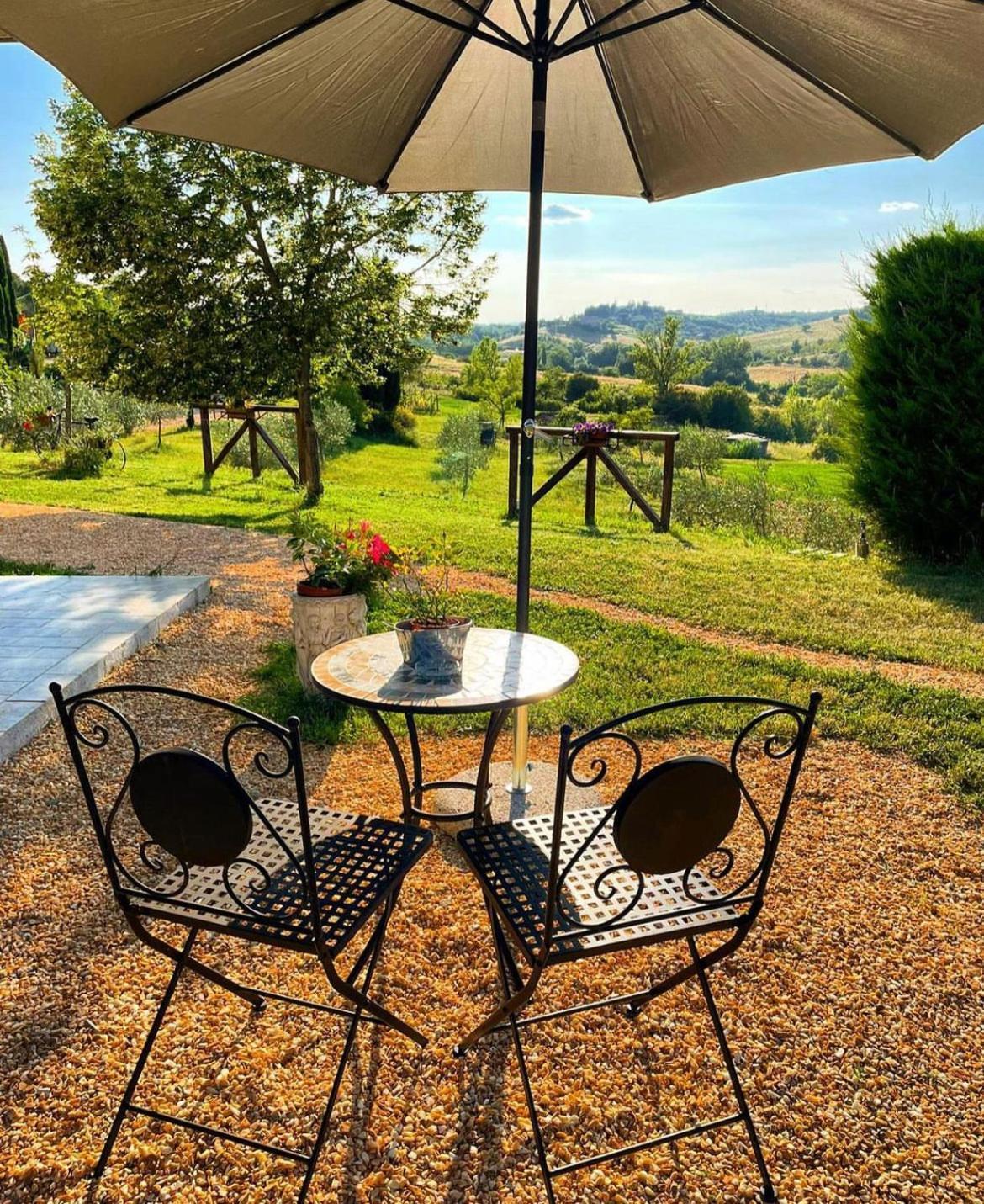 Agriturismo La Corte Del Sole Сієна Екстер'єр фото